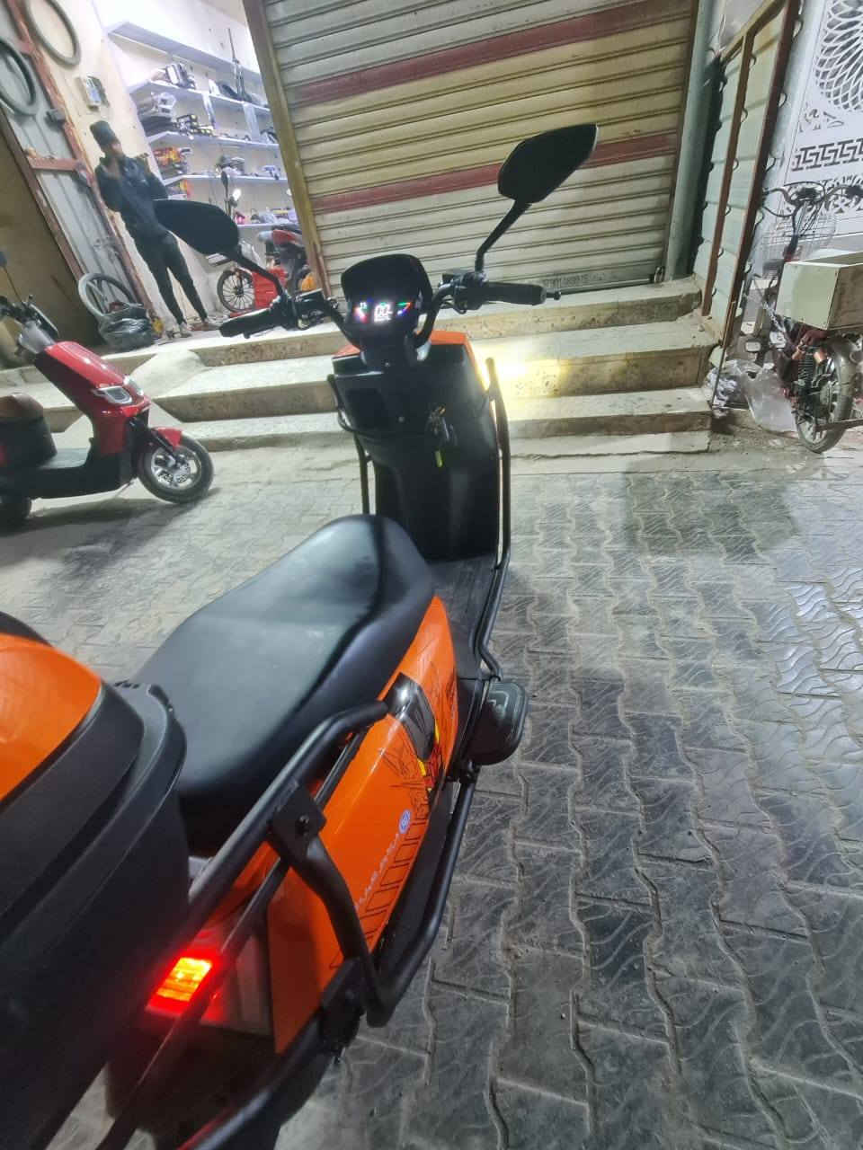 سلام عليكم دراجه سكنس موديل 2026 .
استعمال فقط 5 ايام .اخت الجديده شخط ما بيها .
6 بطاريات كبار .
نظام 4 نمر .
تشغل بصمة عدد2 +كرت ...
سرعه 125.
نظام رجوع لخلف R.
السعر 850.
***********
*********** متوفر واتساب أو خاص .
مكاني ابو غريب مجاور مجمع بدور بغداد السكني .
