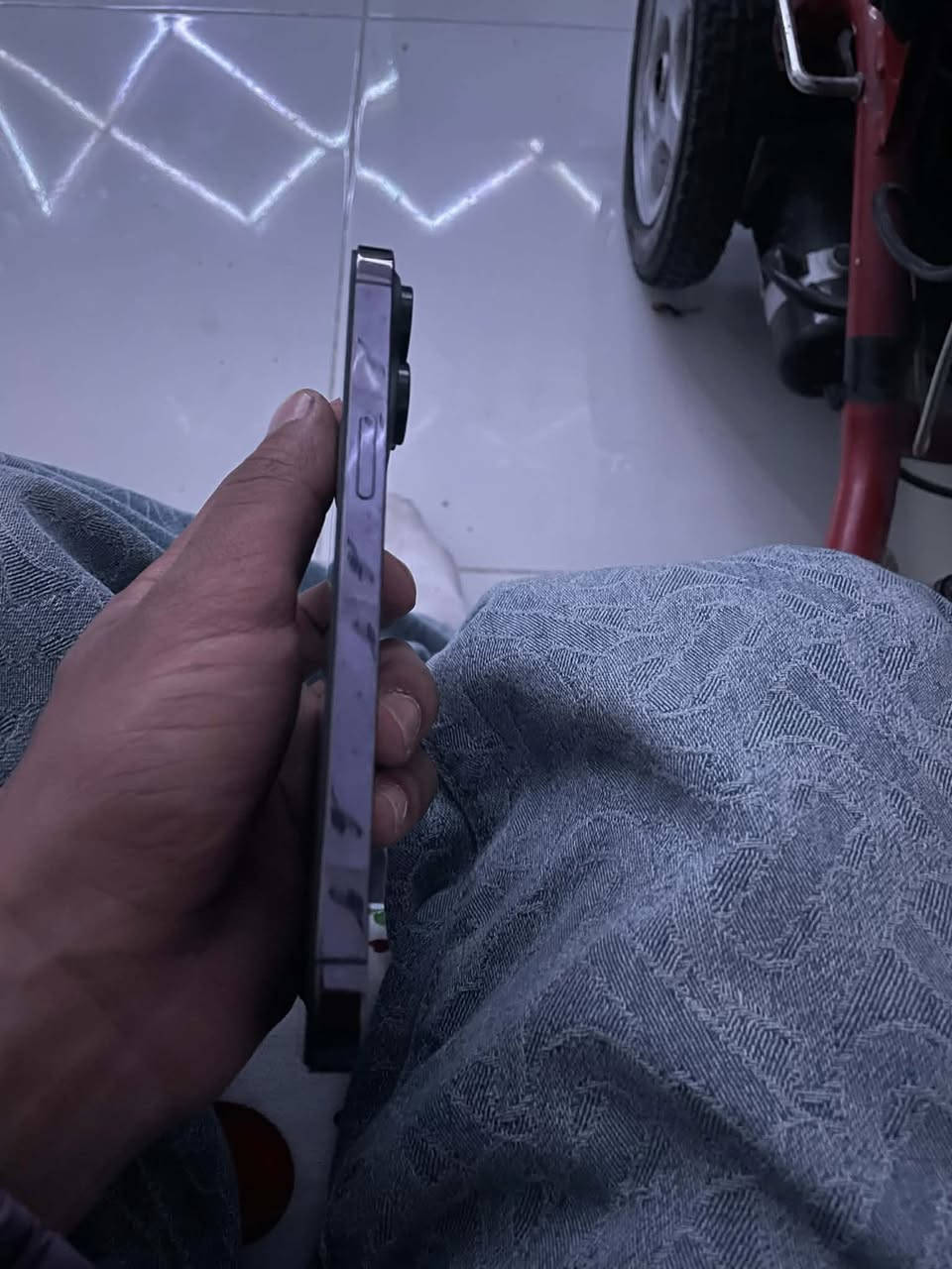 ايفون 14 برو ماكس ذاكرة 256  الجهاز شغال مبدل شاشه وبطاريه فيس ايدي شغال باقي الشغلات كله مكفول السعر 600 وبي مجال مكاني بغداد المحموديه رقمي *********** فقط واتساب
