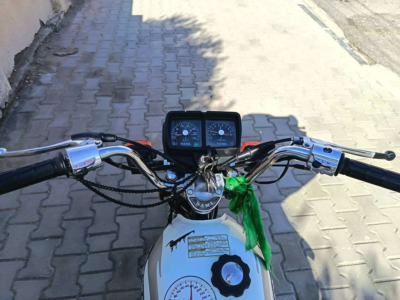 نامه ميتاز مديل 26 صارلها شهر من طالعه من معرض دراجه نضيفه وتخبل احلى من صور مال جناي مرتبه وبيها غراض مال شلامجه كامله مكمله السعر 650 مجال بسيط الشراي العنوان كربلاء الاتصال ***********
