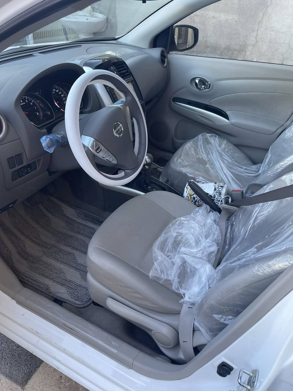 سلام عليكم نيسان سني مصري فول موصفات ماشيه 16مكفوله من صبغ وتبديل 
كير محرك مكفول 
مكاني بغداد المحموديه 
السعر 126وبيه مجال 
***********
سياره جديده معنى الكلمه
