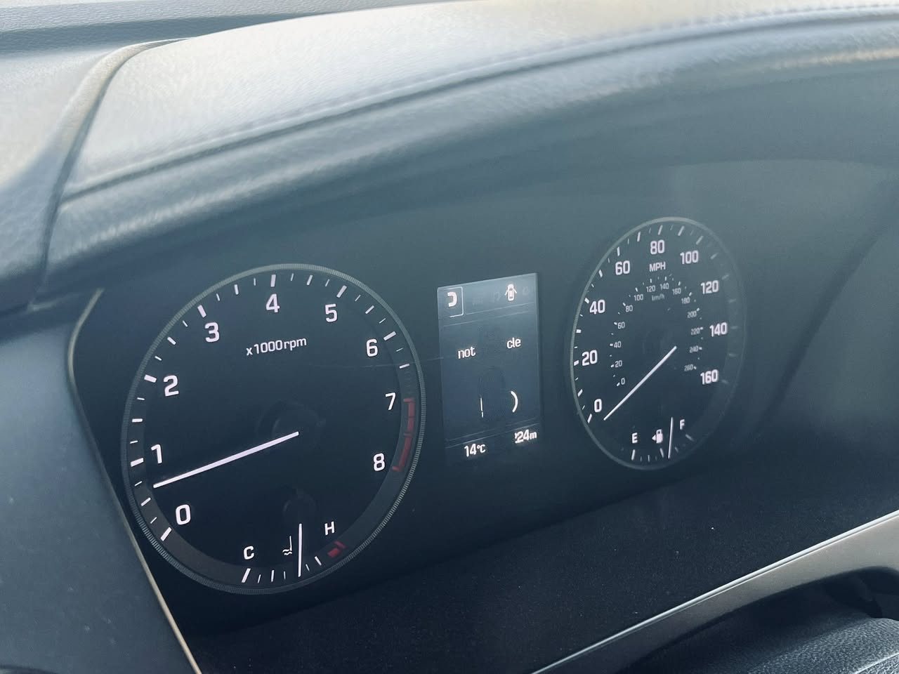 السلام عليكم
سوناتا 2017 وارد امريكي
فول مواصفات للاخير ليمتد 1/1
ماشيه102،000 الف ميل
مواصفات ( لمتد)  ( Limited )  
رقم بغداد باسمي 
المواصفات :
 بصمة تشغيل وبصمة ابواب وصندوق ذكي +
 فتحه سقف + 
كشنات جلد اصلي +
 كشن كهرباء وهيترات +
 شاشه كار بلي +
رادار جانبي +
فول تحكم + 
اشاير بل مري  + 
لد امامي وبك لايت لد خلفي+ 
حساس خلفي + 
تبريد قطعتين + 
السيارة بيها قطعة صبغ جاملغ ورقم الشاصي يمك وانته شوف واتاكد 
مكان السيارة بغداد الزعفرانية
السعر 122 وقابل للتفاوض 
 

رقم صاحب السياره 
مصطفى
‭ 
0771 327 7125‬
