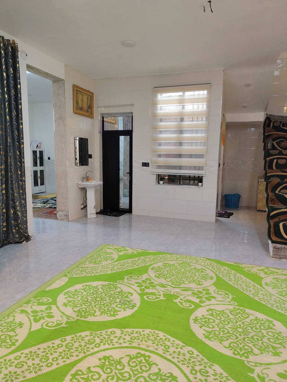 سلام عليكم يوجد بيت البيع في قضاء المدائن الجعارة غرب مطعم ديوان مدائن مساحه 170 متر رقم الهاتف ***********
