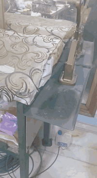 ميز حديد لكوي الملابس بعد الخياطة للبيع للأستفسار الأتصال بالرقم *********** والخاص موجود
