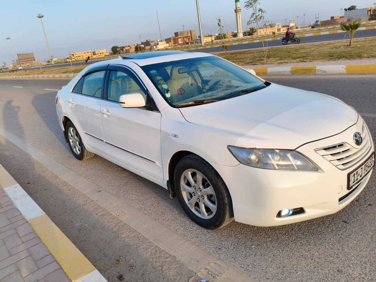 بسم الله يا الله 
🚗 للبيع — تويوتا كامري 2008
🔹 مكفولة كفالة عامة من قطره الصبغ والتبديل 
🔹 گير ومحرك مكفولات ع شركه ممفتوح بلاد 
🔹 رقم بغداد — تحويل مباشر
🔹 صدر أمامي خلفي جديد 
🔹 تاير جديد
🔹 باتري جديد
🔹 تدفئة وتبريد شغالين 100٪
🔹 مرايا كهرباء
🔹 شاشة + كامرة
🔹 حساسات خلفية
🔹 جرس 120
🔹محرك 2400 لا تبخير ولاتنقيص بلاد ع شركه ممفتوح 
💎 برده خلفيه 
📍 مكان السيارة: الرمادي — الـ5 كيلو
💰 السعر: 127وبيها مجال قليل
الشراي يتصل وبلخدمه 
***********
***********
