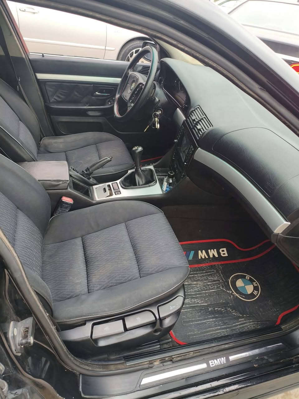 bmw e39 
سەرەتا بەناوی خودا ئەم بیئێمە بۆفرۆشتن مۆدێلی 1999 کامل کراوەتە m 2003 
سلایدە مەکینە 528 تایەو ویلی کوشنو ناوی لۆک لایتی ئەڵقەیلۆک کامل مەسوفی لیکراوە مەکینەو گیر لۆک تازە مەکینەی بۆبەستراوە لاتوبەگلات تازە بەسترا ڵۆک تایەی ڵۆک تەبرید ساردو گەرم تزبوت کامل کورە کراوە بۆ جوانی لەسر کال بونەوە بۆیاخ کراوە هیچ مەسرفێکی تیانیە هەمی شتی بەشرت 250 مەسرو فی تیانیە گێرو مەکینە بشەرتی 100 فیتەر سیارەکە بەس ماشاڵای ئەوە زۆرش بەقوەتە ژ.م *********** شوێن رانیە 
نرخی 57 گڵاو محامەلە 
گۆرینەوەش ئەکەم لەسەردڵگرتن 
تیبینی... سەیارەکە ئارم بوە ئارمەکەی ونبوە
