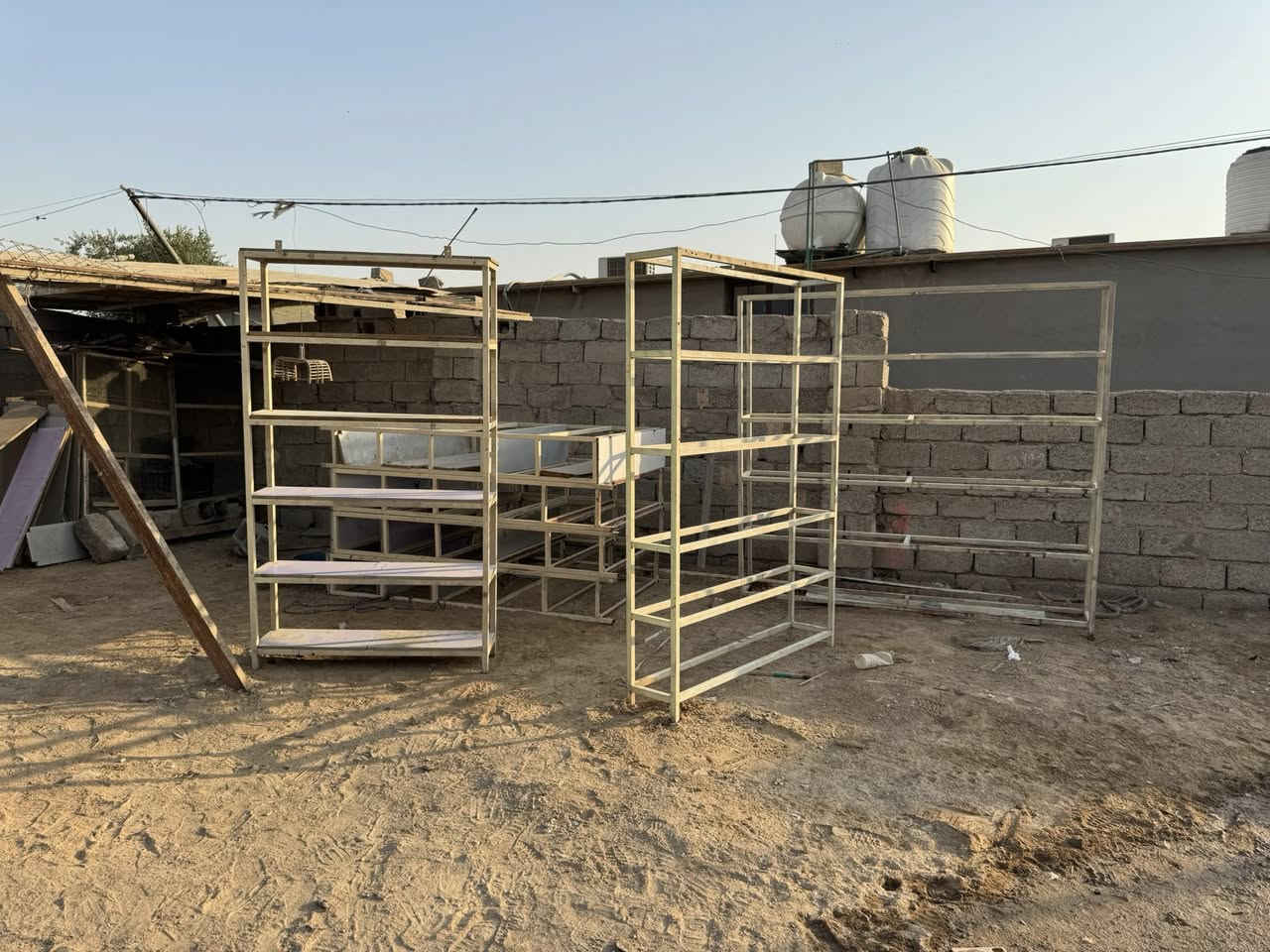 رفوف للبيع عدد 10رفوف عرض اكوو 2متر واكو متر 70 واكو متر ونص
العنوان بغداد قرب مجمع بسمايه السكني 
***********
