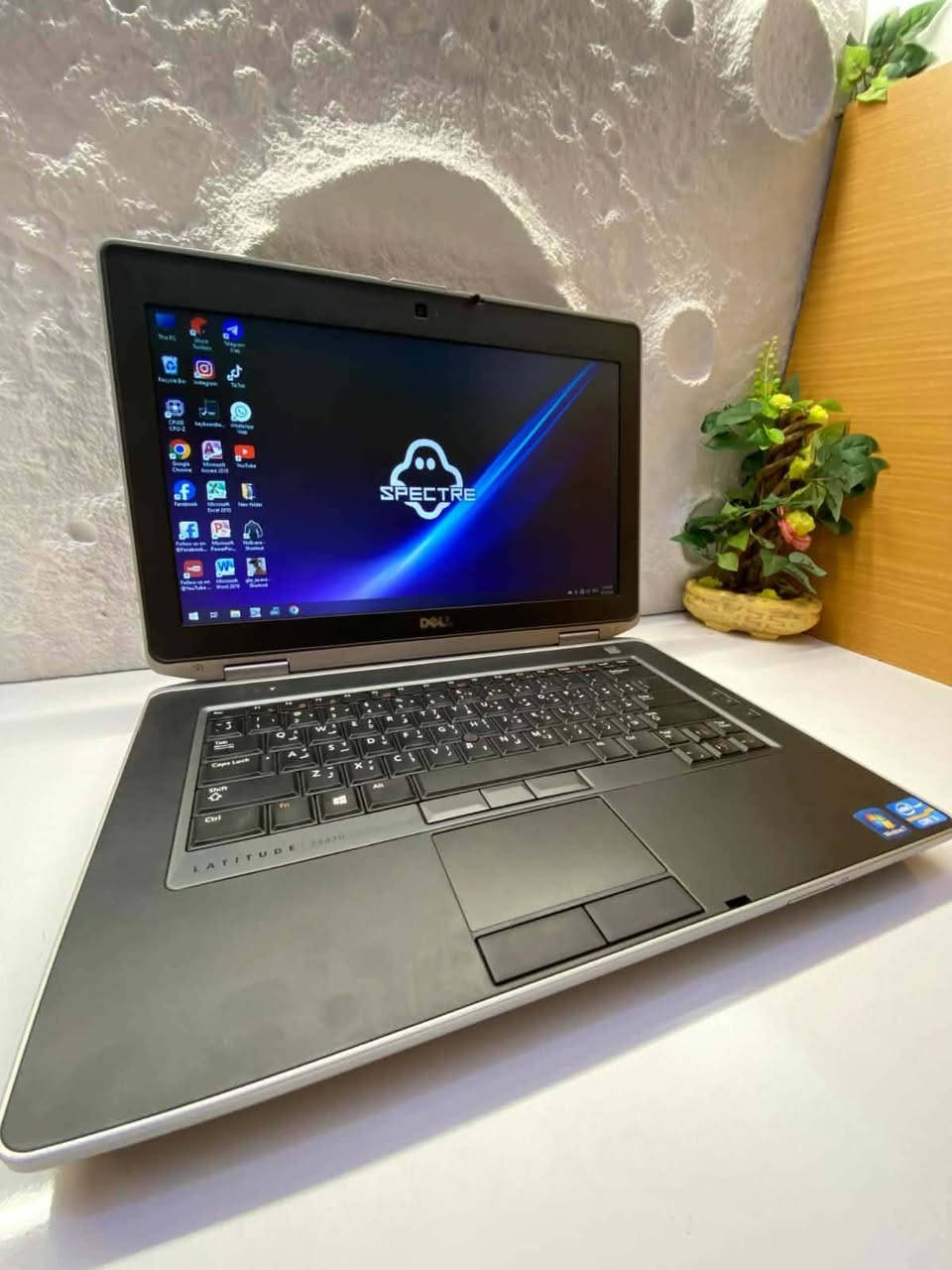 Dell 6430
لابتوب نظيف و سريع و بسعر ممتاز 🔥

المعالج i5

الهارد 128 كيكا 

الرام 4

الجهاز قابل للتطوير 

حجم الشاشه 14

يحتوي على منفذ قرص

يحتوي على منفذ سيمكرت 

كيبورد عربي و انجليزي ليزري

ويندوز 10 

يأتي الجهاز مع الشاحن الأصلي فقط و يدعم الشحن السريع

ضمان الجهاز شهر كامل استبدال
سنة كاملة سوفت وير
مع ضمان الفحص أمام مندوب التوصيل تفحص على راحتك ثم  تستلم 🤍
كل هذا بسعر 130 الف بس والتوصيل مجاني 
تواصل خاص وتدلل***********
