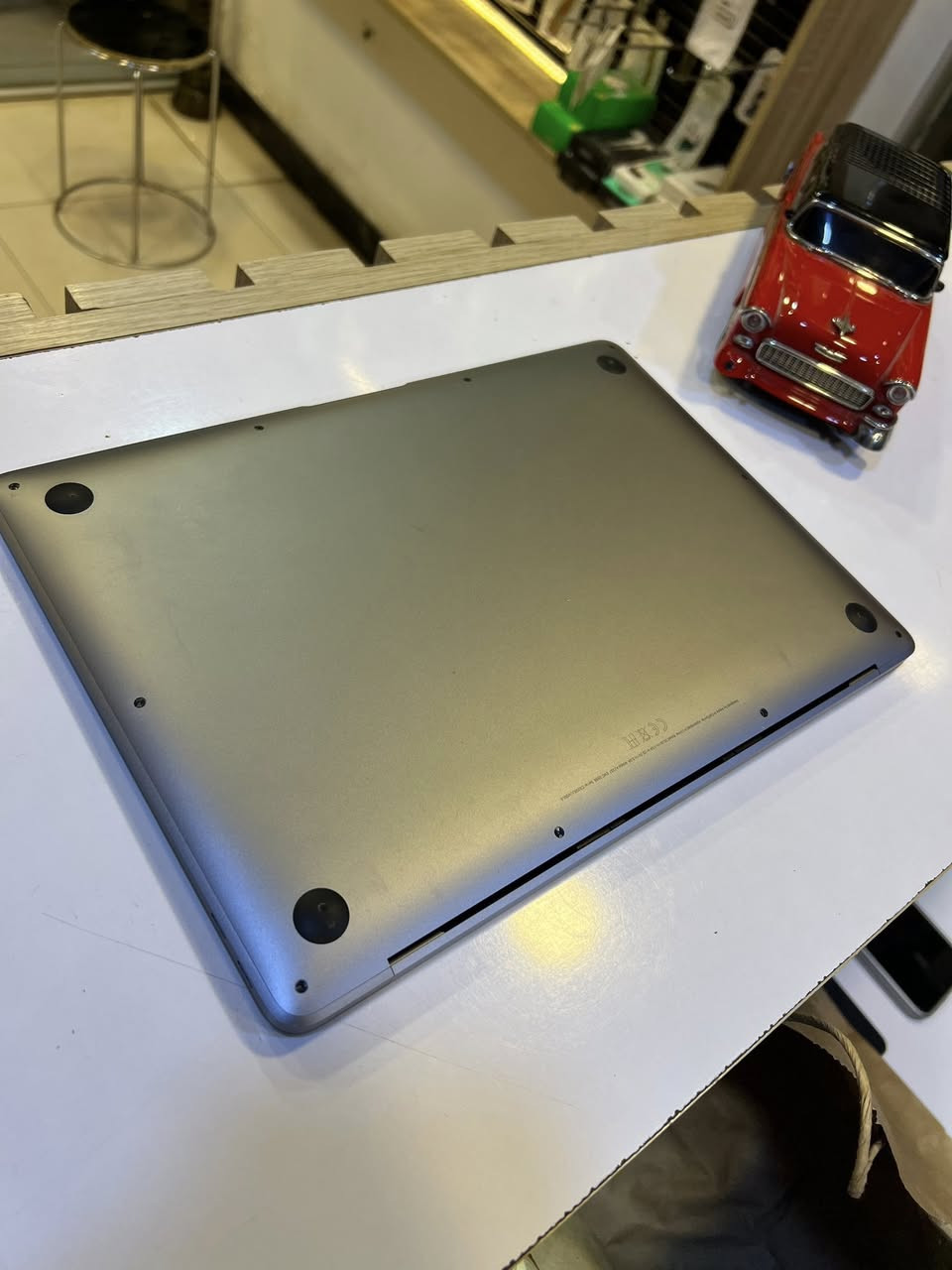 � للبيع ماك بوك مقفول iCloud موديل 2021
💻 الجهاز: MacBook 2021
🔒 الحالة: مقفول iCloud (يحتاج فتح أو استخدام لقطع)
✨ النظافة: نظيف جداً وخالي من الكسور
🔋 البطارية: جيدة
🎯 المواصفات:

 • شاشة واضحة ودقة عالية
 • أداء سريع وسلس
 • مناسب للقطع أو للخبراء بفتح الآيكلاود

📦 المحتويات:

 • الجهاز فقط

💰 السعر: مناسب ٣٥٠ دولار 
📍 الموقع: بغداد

📲 للاستفسار والتواصل واتساب:
***********

⚡ ملاحظة: البيع للجادين
