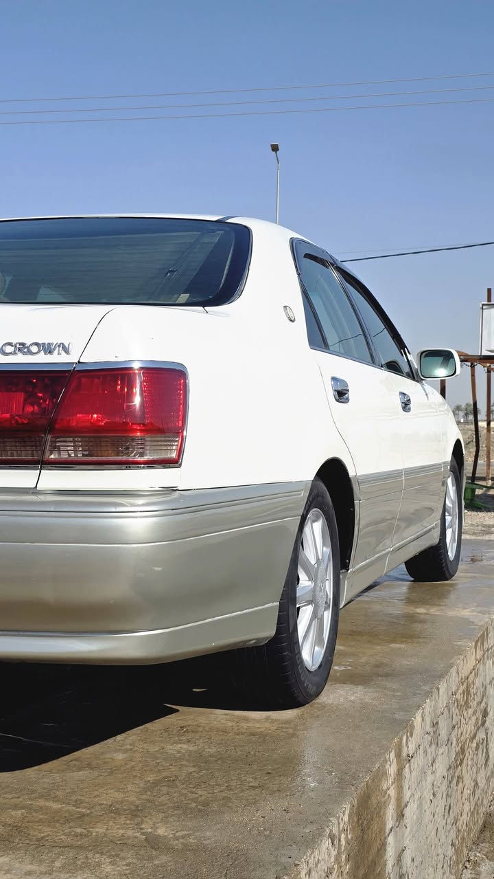سلام عليكم للبيع كراون ملكه كصتين قرار 48 مديل  2000 اصل 
شاصي 75 ديفور كبير سياره عاديه سياره مكينه وكير وحداديه كله جديد تبريد ثلج تتفئه شغاله تحويرت نجف فوك وجوه 3 دكم برده خلفيه ستيرن كهربائي 
عليه سستم صوت شاشه بلوتوث سيدي كله شغال دواخله كارتون سياره كله علبلاد 
اذا اكو مراوس براس الثور عادي 
مكان سياره دوانيه قضاء المهناويه لاستفسار ***********
