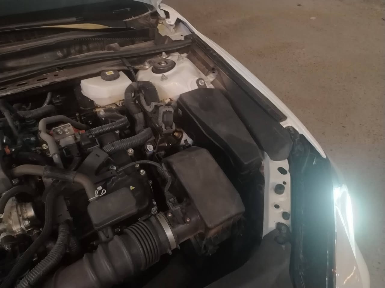 كامري موديل ٢٠٢٥ وارد امريكه البيع ماشيه ١٥٠٠ كيلو متر يعني زيرو sE البيع عارضهه ٢١٠ وبيهه مجال قليل ليحب  ستفسار اكثر غير متواجد عل الفيس  وهاذه رقمي ***********    ***********  السياره بسمي
