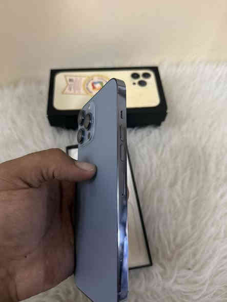 السلام عليكم ايفون 13 برو ماكس 256 بطاريه 87 بلادي إذا مرفوع تاخذه بلاش شرق اوسط ماستر كامل ملحقات كارتون مطابق زلق واحد ما بي نضافه 100 بل 100 وتر مكفول بي ضمان 5ايام اي خلل اي مشكله يرجع ب775 من باب البيت ابيعلك مكاني بغداد  
***********
