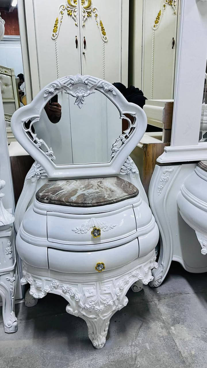 غرفه مستخدم مصري زان دمياطي ملكي درجه اولى المكان بغداد للاستفسار خاص أو واتساب ***********
