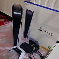 بلايستيشن ٥ • نظيف ١٠٠٪ • مع ملحقات