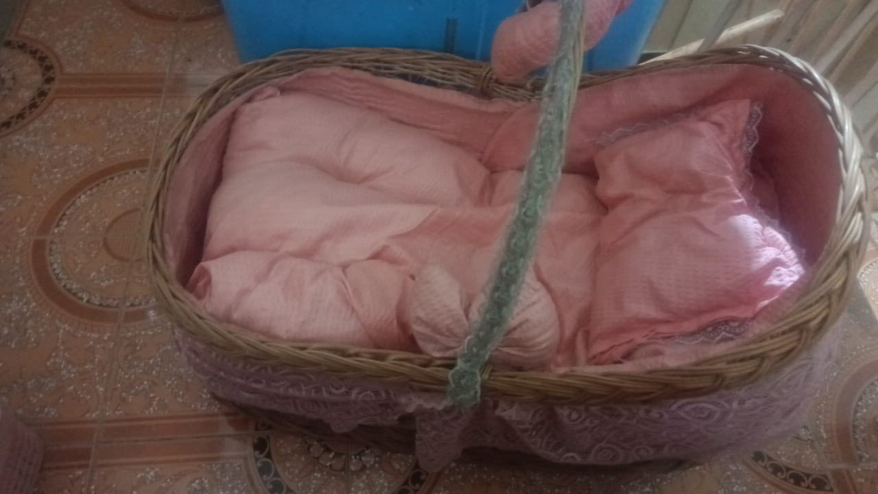 جرّبايه نفر ونص 35 قفل ميز الوردي 15 الف
كاروك 15 الف 
موجود لون بيجي 
صوبه 25


**إذا كنت صاحب هذا الإعلان وتريد حذفه لأي سبب، رجاءا أرسل رسالة إلى الدعم الفني**