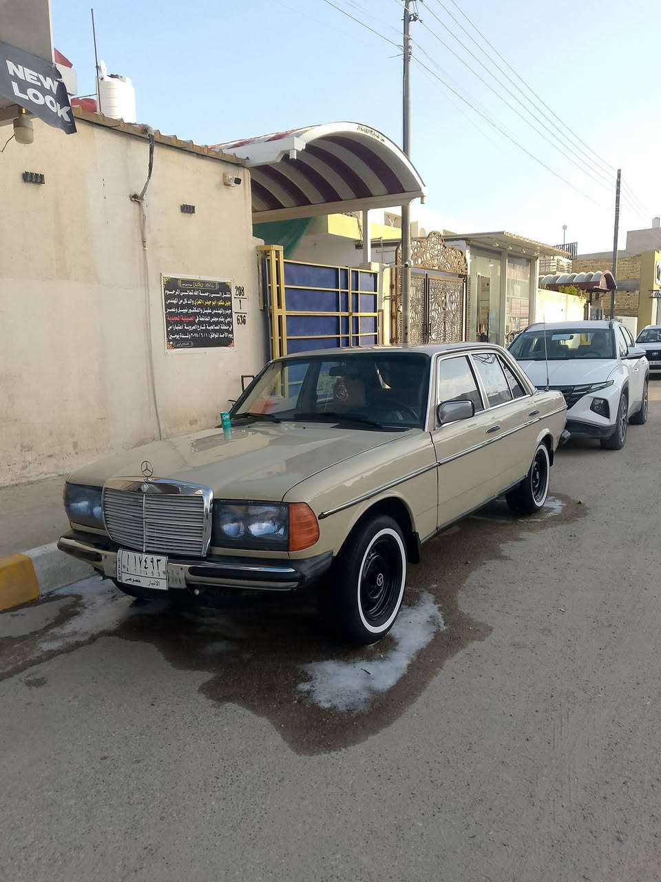 سلام عليكم للبيع مارسدس ابو جحيل 230جاهزه حدايه امامي خلفي جديد مكينه اثنين ونص تبريد ثلج  سياره جاهزه مصبوغه جماليه بدون ضربه تحويل مباشر السعر60الستفسار ***********
