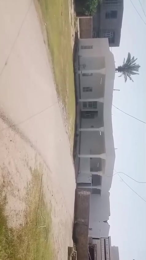 بيت طابو زراعي مساحته 900متر اربع غرف وصاله ومضيف خارج البيت ***********
