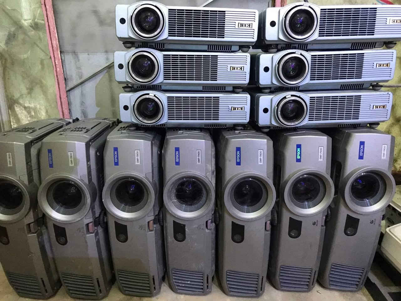 السلام عليكم مكتب صخر لصيانه انواع الداتاشو ..عارضات داتاشو متنوعه كافه الاحجام والانواع حجم كبير جدا وحجم صغير بدون مخرج HDمخارج dviوvgaومخارج مختلفه صوره جدا واضحه بوجود الاناره السعر 125 الف


**إذا كنت صاحب هذا الإعلان وتريد حذفه لأي سبب، رجاءا أرسل رسالة إلى الدعم الفني**