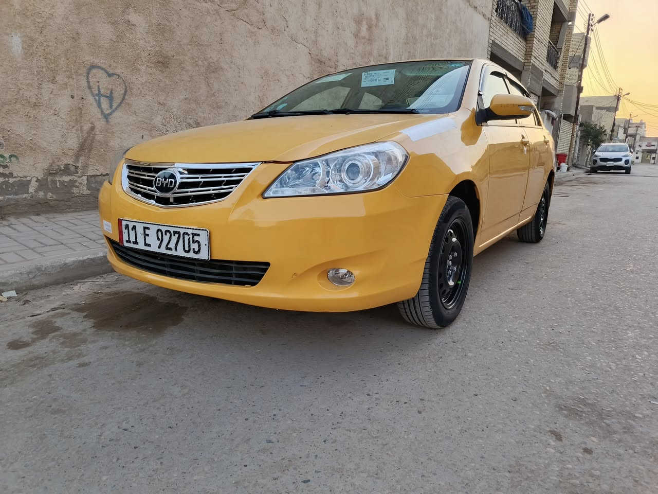 السلام عليكم موديل 2013مكينه هوندا ياباني كلج جديد كير عادي سدر امامي خلفي كهربائيات فول لايت زنون غرفة جديدة مكفولة من الضربه والتبديل صبغ اشوية بلبنيد فقط كفاله عامه السعر 62بغداد العبيدي الرئاسة ***********
