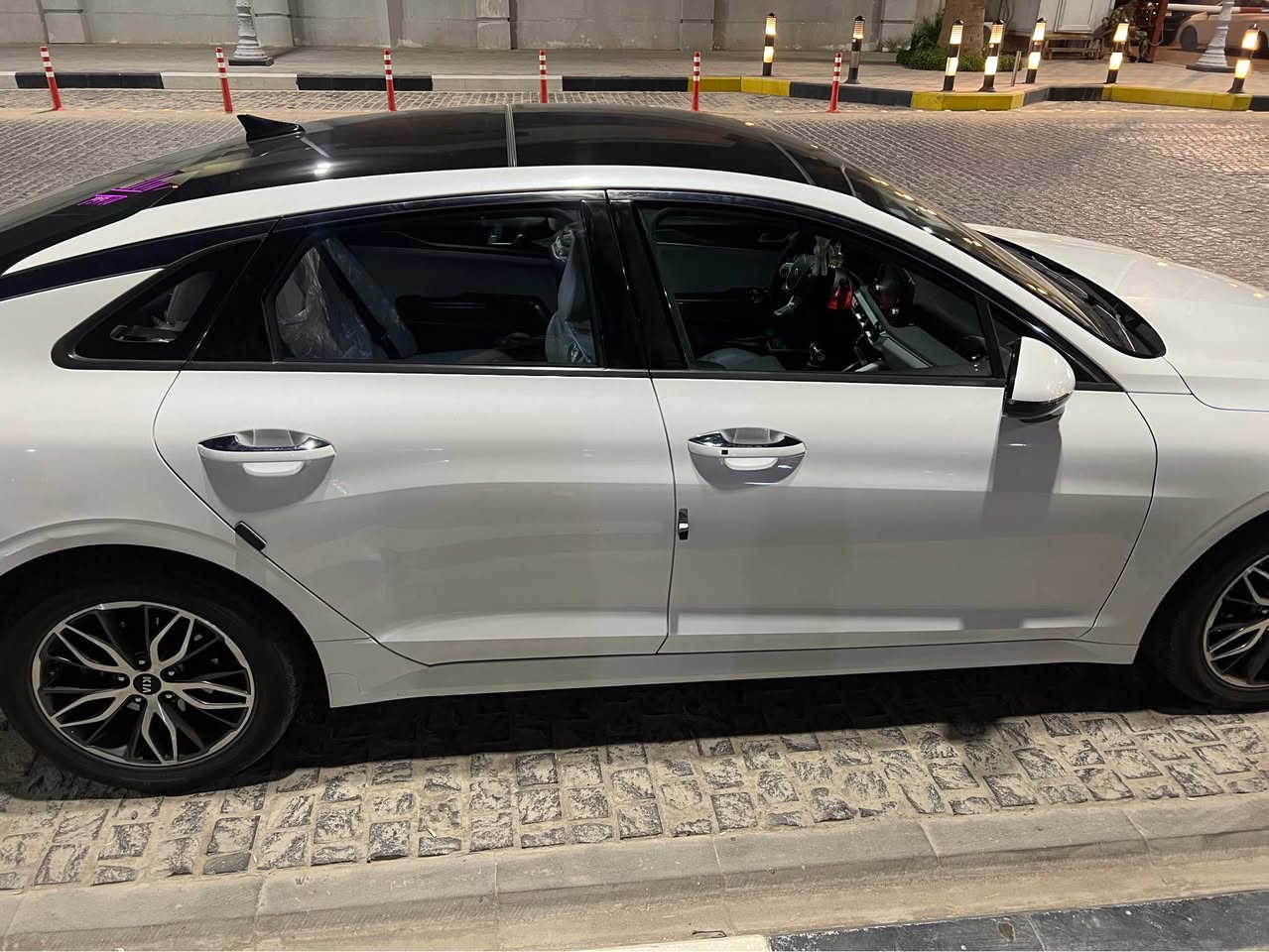 السلام عليكم كيا k5 2021 خليجي 
رقم اربيل تحويل وكالة بأسم شركة
فول مواصفات 1/1 
كل المواصفات اللي ابالك بيها 
كفالة عامة ما عدا شبر بارد فقط بالهلال الخلفي وطخات بسيطة بالباب الخلفي ما معدله يتعدل pdr 
ما مفتوح بيها ولا برغي كلها ليبل واحد كفاله سيارة نظيفة جدا وما متعوبة 
السعر 190 $ و بيها مجال بسيط للطيبين البصرة, العراق


**إذا كنت صاحب هذا الإعلان وتريد حذفه لأي سبب، رجاءا أرسل رسالة إلى الدعم الفني**
