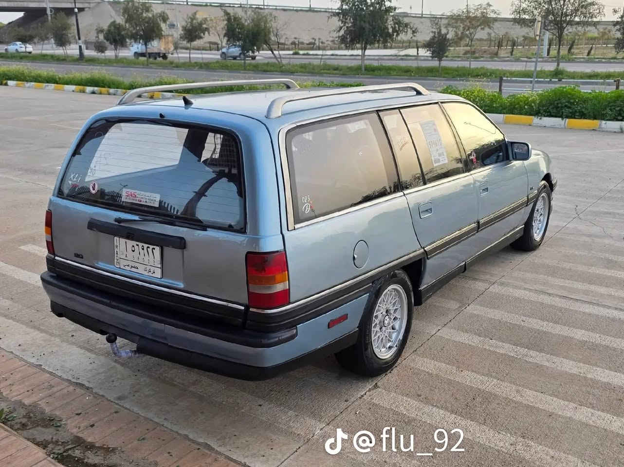 أوبل اوميكه موديل 92
ساره مصبوغة عام جماليه فقط من دون حادث 
مكينه وكير كفاله عامه كهربائياته كله شغاله 
السياره جاهزه مناقصه أي شي دوشمه جديد
 السعر خاص أو الانتصال على الرقم ***********
العنوان بغداد مدينه الصدر
