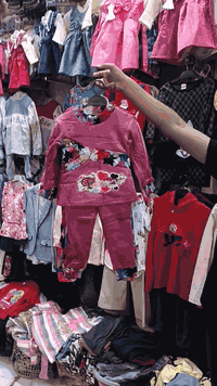 تراك بناتي قديفة
قياس من سنه إلى 4سنه
السعر 3الاف
لحجز مراسله لصفحة 
***********
