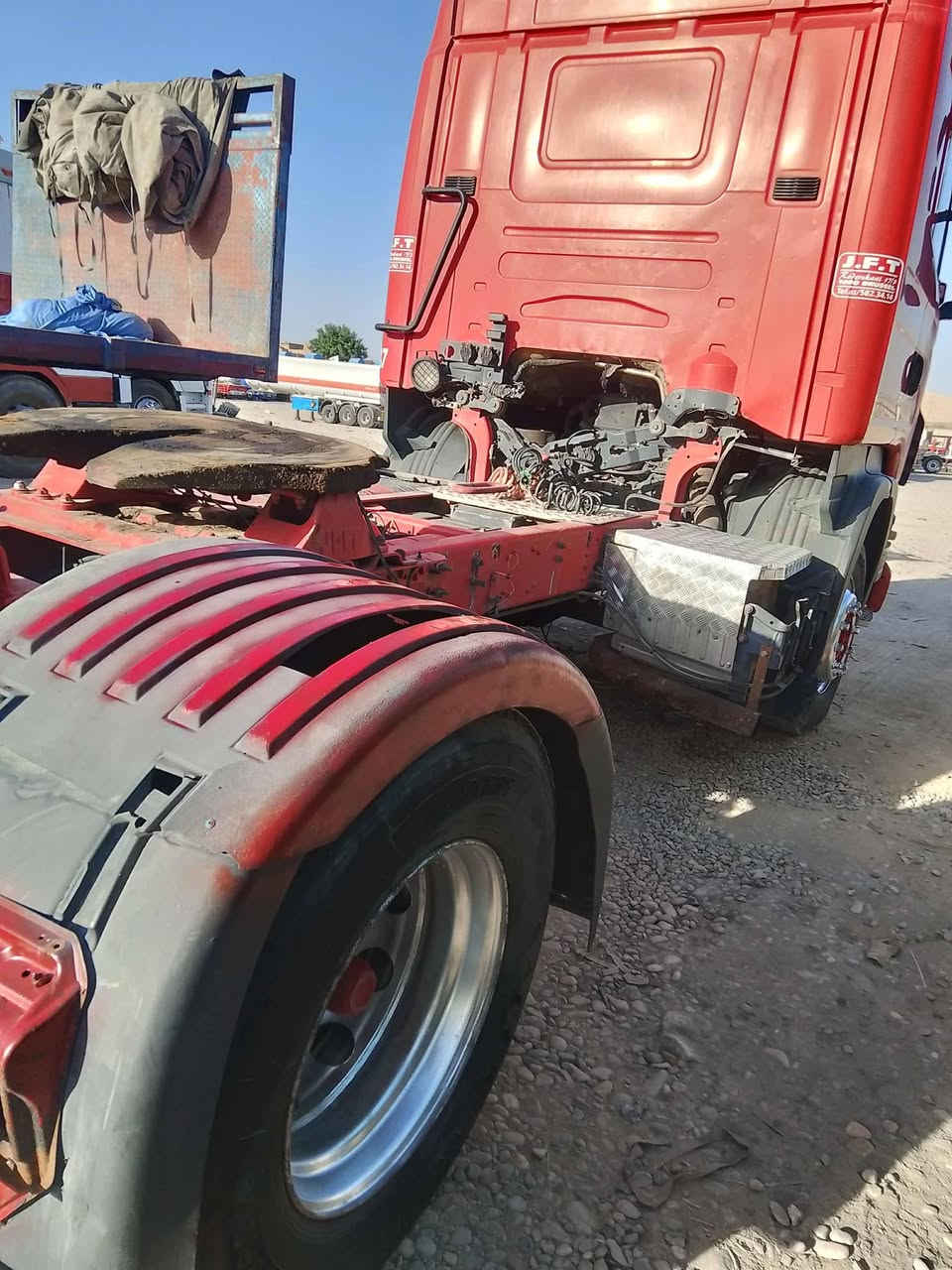 سكانيا موديل 2006 رقم صلاح الدين اصفر مكينه 420 كير عادي 3*3 سياره نظيفه  .رتايدر  ***********
