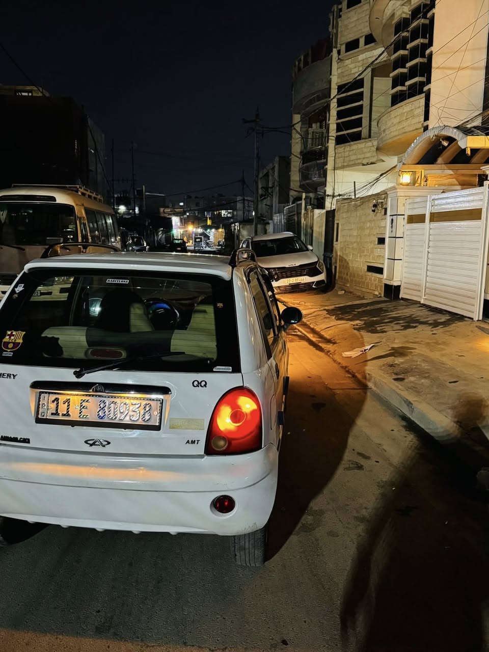 السلام عليكم ، كيو كيو للبيع موديل ٢٠١٣ رقم بغداد بأسمي تحويل ثاني يوم ماشية (٦٦) الف مكينة مكفولة جديدة ممفتوحة كير اوتماتيك على الفحص تبريد ثلج سيارة بدون صبغ فقط بارد بالبنيد داخل السيارة جديد دوشمة كشنات كاعيات تخم تاير جديد دبل مروحة جام يتقفل ويا السويج سنتر لوك كامل سيارة كاملة وجاهزة سعرها ٣٣ وبيها مجال حك الجية مكانها بغداد الدورة 
***********
اتصال + واتساب
