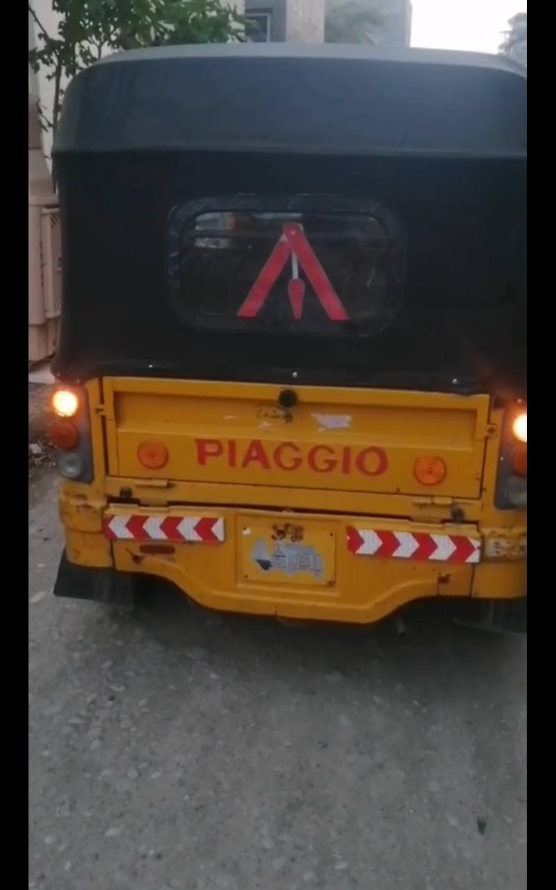 سلام عليكم تكتك للبيع 17كاملة أوراق شغالة كهربائيات ويل باجاج مراسلة *********** مكان ديالى
