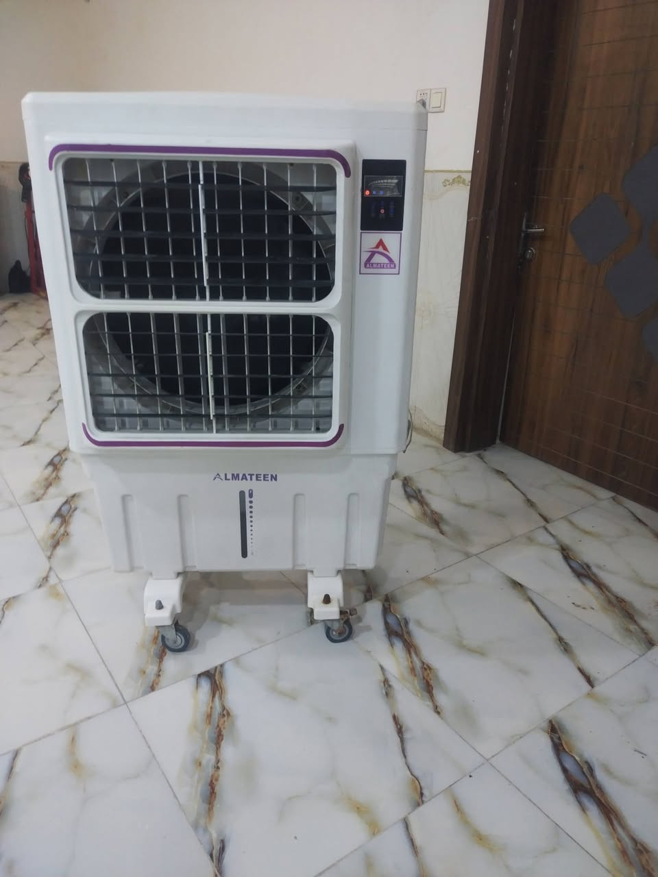 مبرده برفاب لبيع نضيف مستخدمه موسم واحد سعرها125مكاني نجف الشراي يتصل***********
