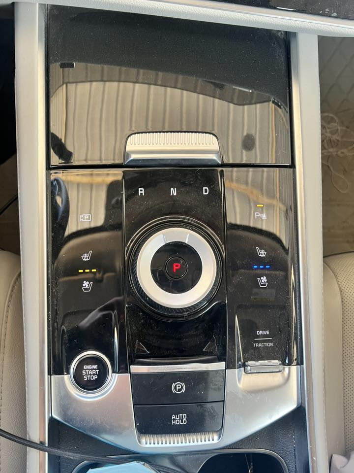 كيا سبورتج 2022تو كلار وارد خليجي رقم بغداد بإسمي
 لارج تجميع الصين هايبرد مكينة 2000 
ماشيه 34000 الف كيلو قابل للزياده
المواصفات فوك الفول
فتحة بانوراما على طول السيارة 
4 كامرات
+ انارة داخلية led 
+ انارة الوان بالدشبول 
كشنات كهرباء+ تدفئه تبريد كشنات + خزن وضعيات الكشن 
كير ماوس 
اوتو هولد مع هاند بريك دگمه 
بيانو بلاك وتحكم تبريد لمس
حساس امامي خلفي رادارات امامية خلفية
تحكمات سترين جهتين 
شفتات ستيرن
مثبت سرعة وتحديد مسار
بعد بيها  مواصفات حلوه
السعر  235 وبي مجال
للاستفسار  ***********
