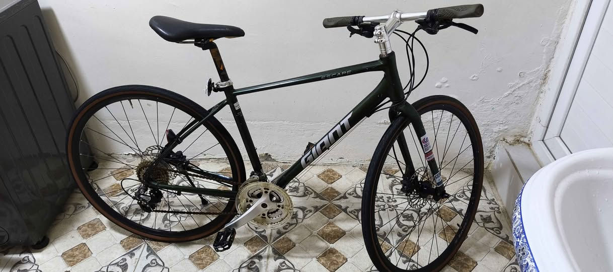 مكني كركوك توصيل ماعندي رقم الهاتف ***********
🔰نوع الدراجه: هيجين يكون من نوع c700
🔰اسم الدراجه : 🇯🇵  Giant Escape R Disc
🔰موديل دراجه : 2022
🔰الحجم : 28
🔰 الفرامل الهيدروليكية Tektro
🔰سستم : شيمانو ألتوس جي إس
🔰اطارات : ماركة كندا اصلي
🔰نوع معدن : فول المنيوم وزن خفيف جدا 
🔰
لمن يبحث عن فخامة ماركات معروف عالميه الجمال القوة والسرعه تحمل قطع مسافات بعيد جدااا  ماركة جاينت من افضل واشهر ماركات عالميه من اقوى دراجات هوائيه المنافسه لباقي مريحه بالقيادة ورزنه بالقيادة ايضا دراجة حديث من ناحيه فريم موديل 2022 
⚜️السعر 400 الف ⚜️  دراجات هوائية من علامات ماركات عالميه 
-دراجة جاهزه من كل نواحي VIP
تابعونا لمعرفة أحدث العروض والدراجات الهوائية
