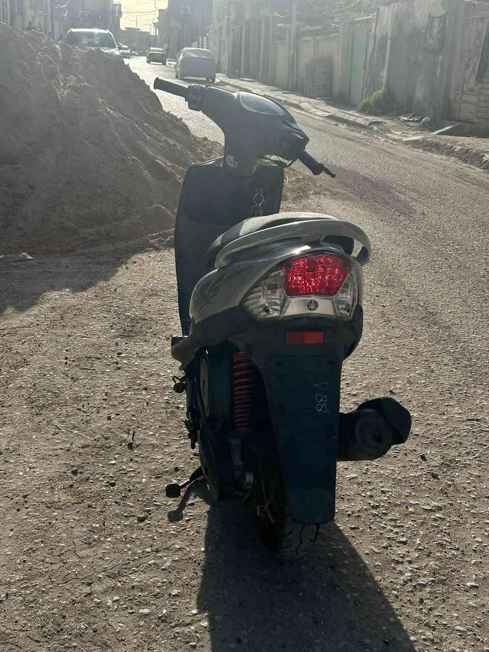 ماكس عدلة بلادي الدراجة جديدة كلش ختم واحد تفحص وين ماتريد صارلها شهرين نزلت من الرمبه وضلت واكفه الدراجة شلعة ومعدل تخبل للبيع مستعجل عليها
***********
