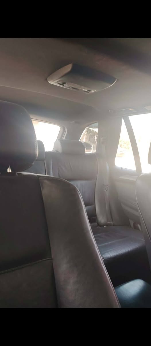 سلام عليكم بي ام اكس فايف موديل 2001  مكفوله سياره نقصه سدر تعبان مكينه وكير فول دواخله جديده فول مواصفات تدفئه بلكشنات كشنات كهربائي قياده بلستيرن مكينه 8 سلندر 44 بيع او مراوس سعره 83 وبيها مجال مكاني بابل الحمزة الغربي ***********
