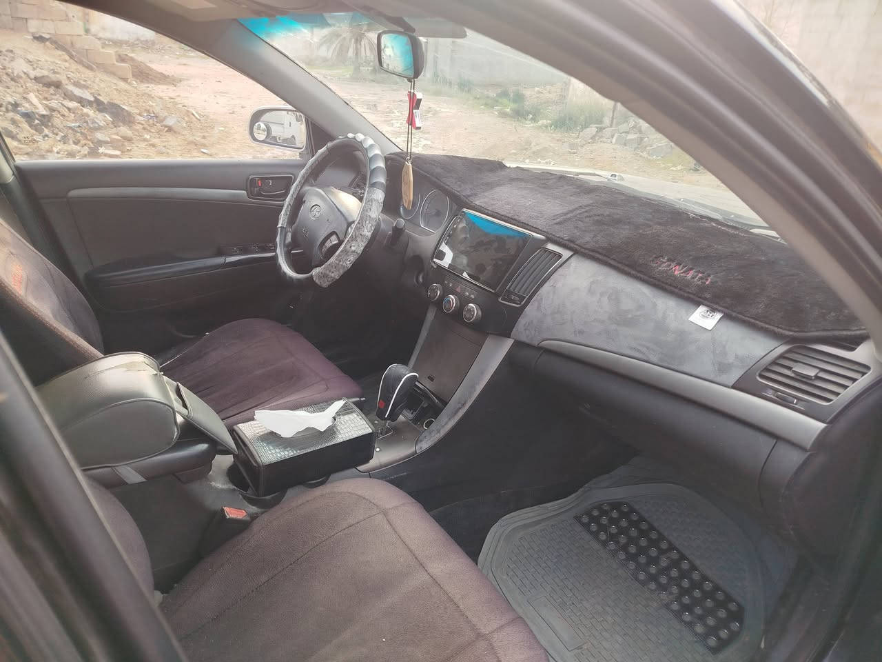 سلام عليكم سوناتا موديل 2010 اللون اسود گير جديد محرك 2000 دوش بي تبخير  صدر وكهربائيات وتايرات خير من الله السونار مرفق بالمنشور رقم سليمانية تحويل مباشر سنويه لل28 سعرها 90 وبيها مجال  مكاني ديالى جلولاء للاستفسار الاتصال بالرقم ***********
