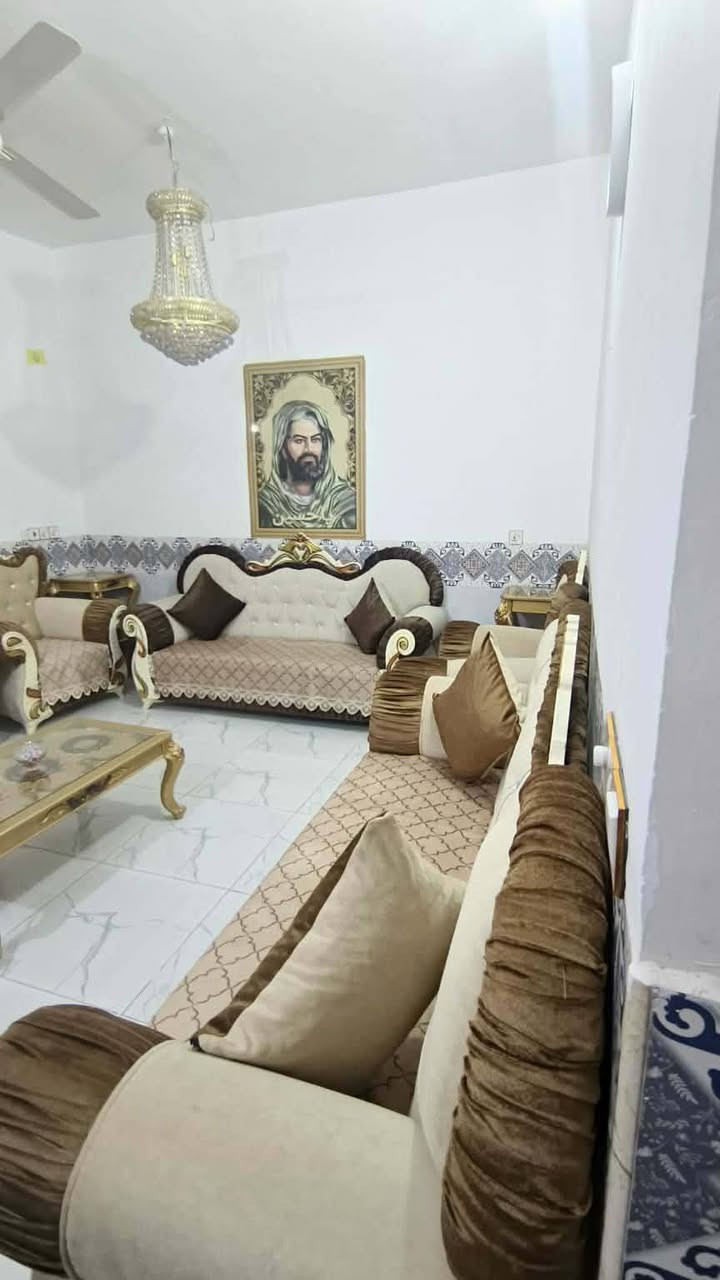 السلام عليكم 
بيت للبيع المساحة 150 متر طابو زراعي 
قرب شارع 100 وأيضا اله طريق فرع مول أهل الخير 
يحتوي على غرفتين نوم 
بناء حديث 
السعر 90 قابل للتفاوض 
للاستفسار اكثر مراسلة الصفحة


**إذا كنت صاحب هذا الإعلان وتريد حذفه لأي سبب، رجاءا أرسل رسالة إلى الدعم الفني**