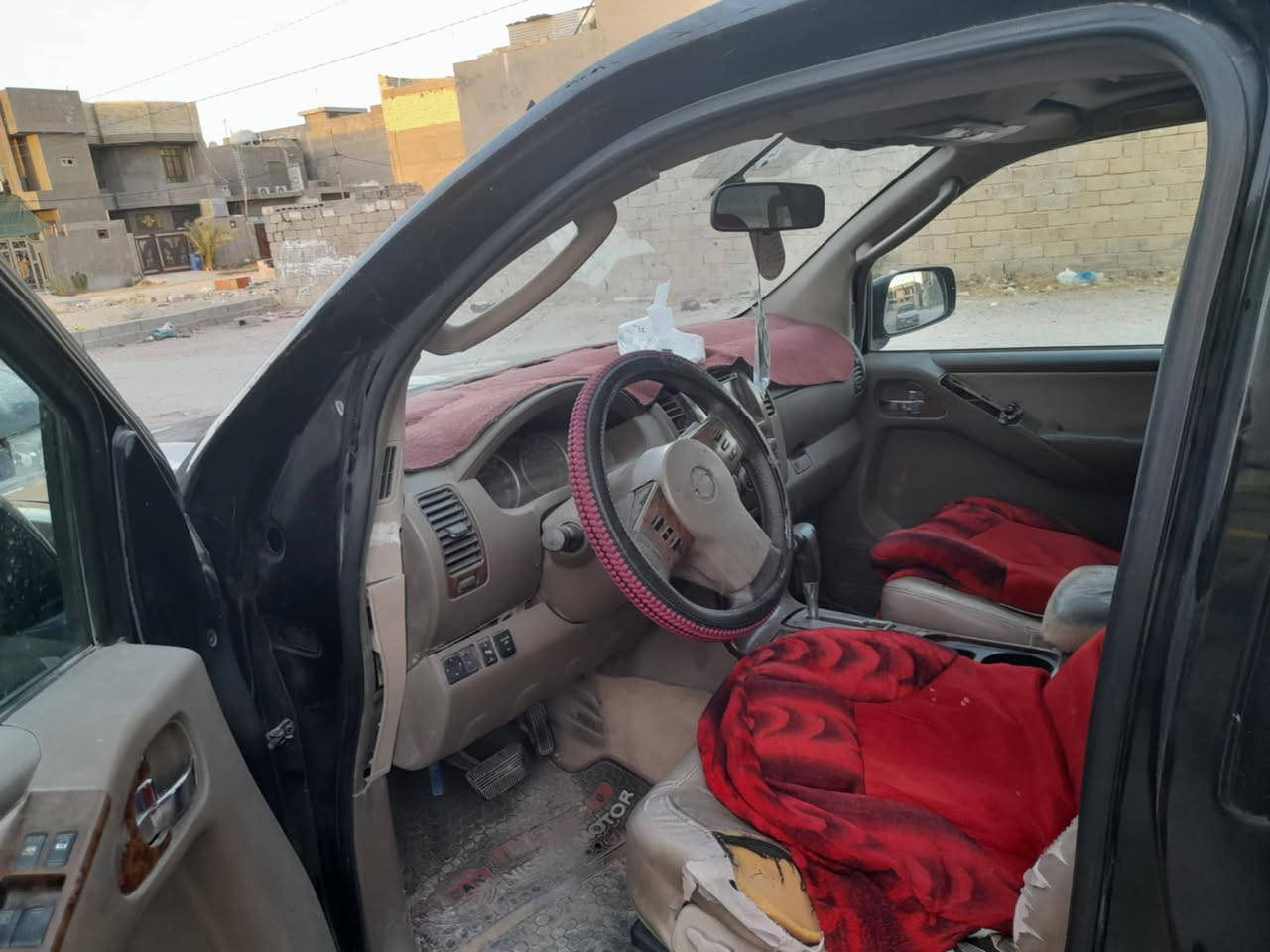 سياره بافندر نيسان ٢٠٠٨ صبغ عام محركها محور فيفيتي بطه ٣٠٠٠ وكير بطه رقم انبار باسمي مكاني فلوجه الجغيفي 
*********** اتصال علئ رقم السعر 45بيها مجال

