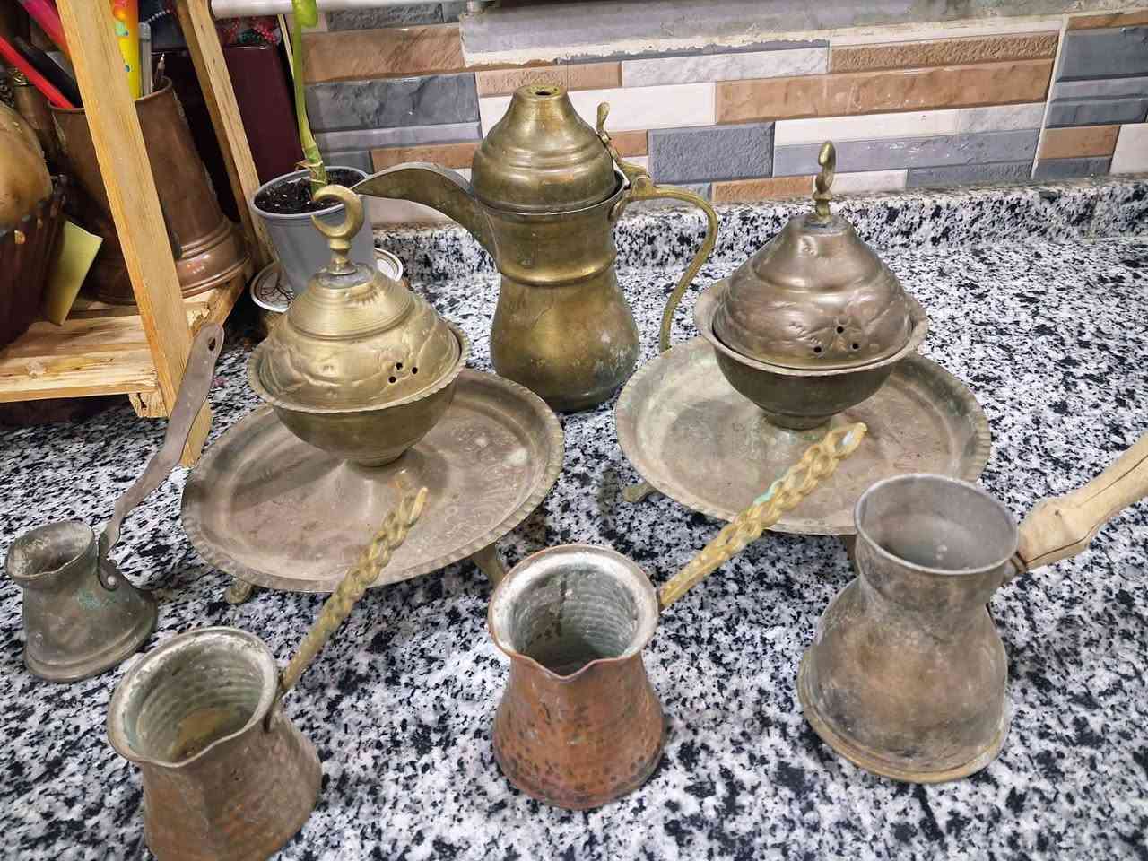 🔥 سعر حرق للمجموعة كاملة 🔥
مبخرتين نحاس تراثيات مع
4 غلايات قهوة نحاس أحمر + دلة صغيرة
قطع قديمة مشغولات يدوياً من النحاس
شكل تراثي جميل يصلح للاستخدام أو للديكور
المجموعة كاملة بسعر مغري جداً
📍 يتوفر خدمة التوصيل


**إذا كنت صاحب هذا الإعلان وتريد حذفه لأي سبب، رجاءا أرسل رسالة إلى الدعم الفني**