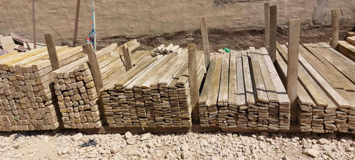 سلام عليكم قالب خشب للبيع يدك 200متر مكان محافظه بغداد
***********
