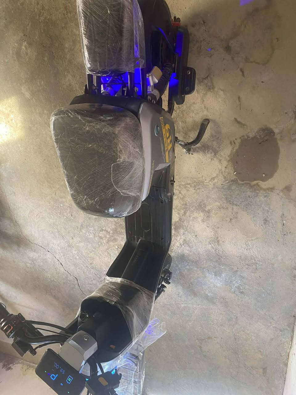 R9
فول دراجه ونظيفه  موديل ٢٠٢٥ نضام R
استخدام كلشش قليل 
بسعر ٣٧٥ وبيها مجال 
مكاني ديالى بعقوبة كنعان 
اي ستفسار اتصل ‏‪***********‬‏
