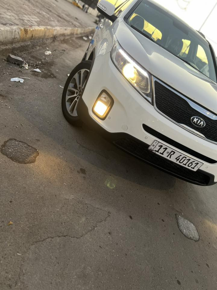 السلام عليكم
سورنتو موديل 2015 خليجي مكفوله سياره من صبغ وضربه وتبديل كفاله 
مواصفات السياره..
بصمة أبواب عدد ٢ 
حساس امامي+خلفي 
كامره خلفيه 
مكينة ٦سلندر ٣٥٠٠ 
ترحيب 
كشن كهرباء 
٣ قطع تبريد 
تبريد شاشه 
اضائه ليزر في الابواب  نضام ECO و ٣ انظمه قياده كروس السرعه….سياره جديده جداً ماشيه ٦٠ الف حقيقي تخم تاير جديد سبير مانازل العدة كلها موجوده رقم بغداد دولي هزه جديده سياره على أيد وحده مكينه وكير وتبريد وحداديه كفاله عامه
مكان السياره بغداد
رقم الهاتف ***********
….
