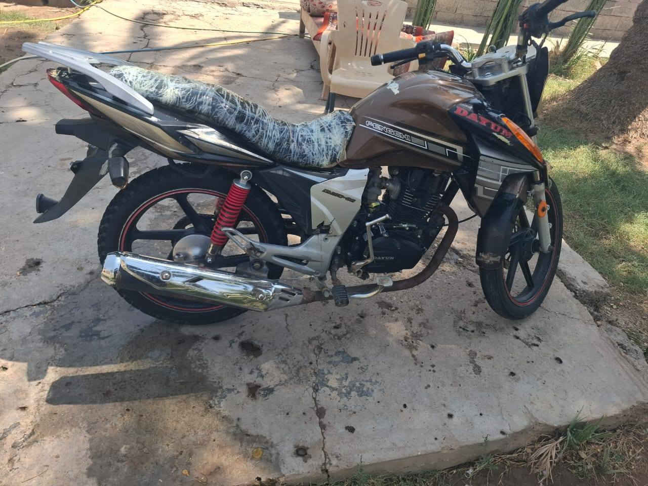 دراجه دايوان ٢٠١٨
محرك مكفول خير من الله
دراجه أوراقها كامله كمرك مدفوع بوجهك الترقيم
دراجه يرادلها ترتيب مااكلك كامله بس محرك وقوه ونضافه الشاصي خير من الله
سعر خاص بيها مجال حك الجيه
رقم تلفون ***********
