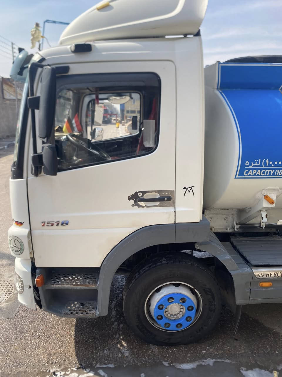 السلام عليكم تنكر اتيكو دمعه للبيع موديل 2006 الحموله ١٠ طن مكان السياره بصره مكينه كير شاصي كفاله عامه للستفسار (***********)
