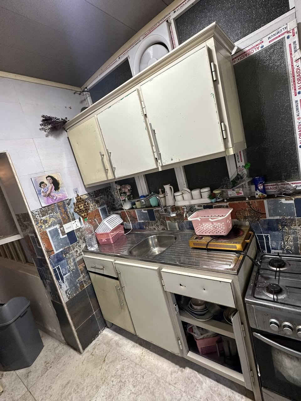 كاونتر قطعتين سعره 200 مكان بغداد ***********
