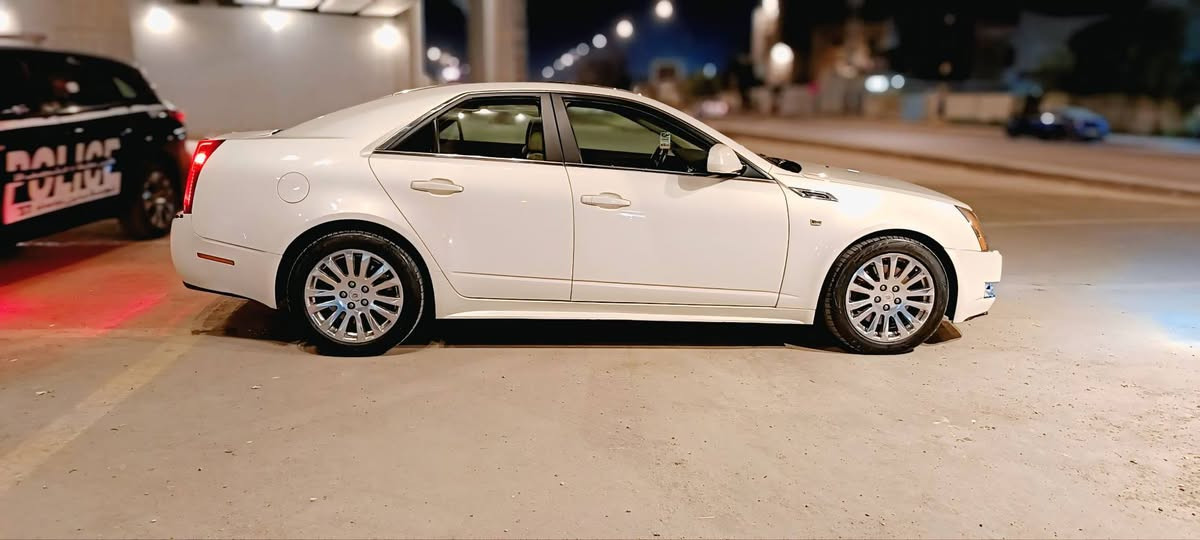 السلام عليكم 
كاديلاك موديل 2012 خليجيه
السياره فئة CTS فول الفول من كلشي 
السياره مكفوله عدا دعاميات صبغ وربع من الجاملغ
كلش كلش جديده السياره ونظيفه
حدادية هستوني مسويها 100%
رقمها بغداد الجديد بأسمي
مابيها نقص السياره 
حجم المكينه 6 سلندر 3600
مكانه بابل
سعرها 130 $
***********
***********
