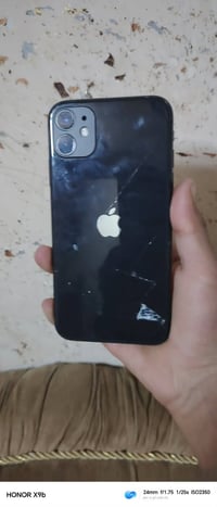 ايفون 11 • ١٢٨ • قفل اي كلاود