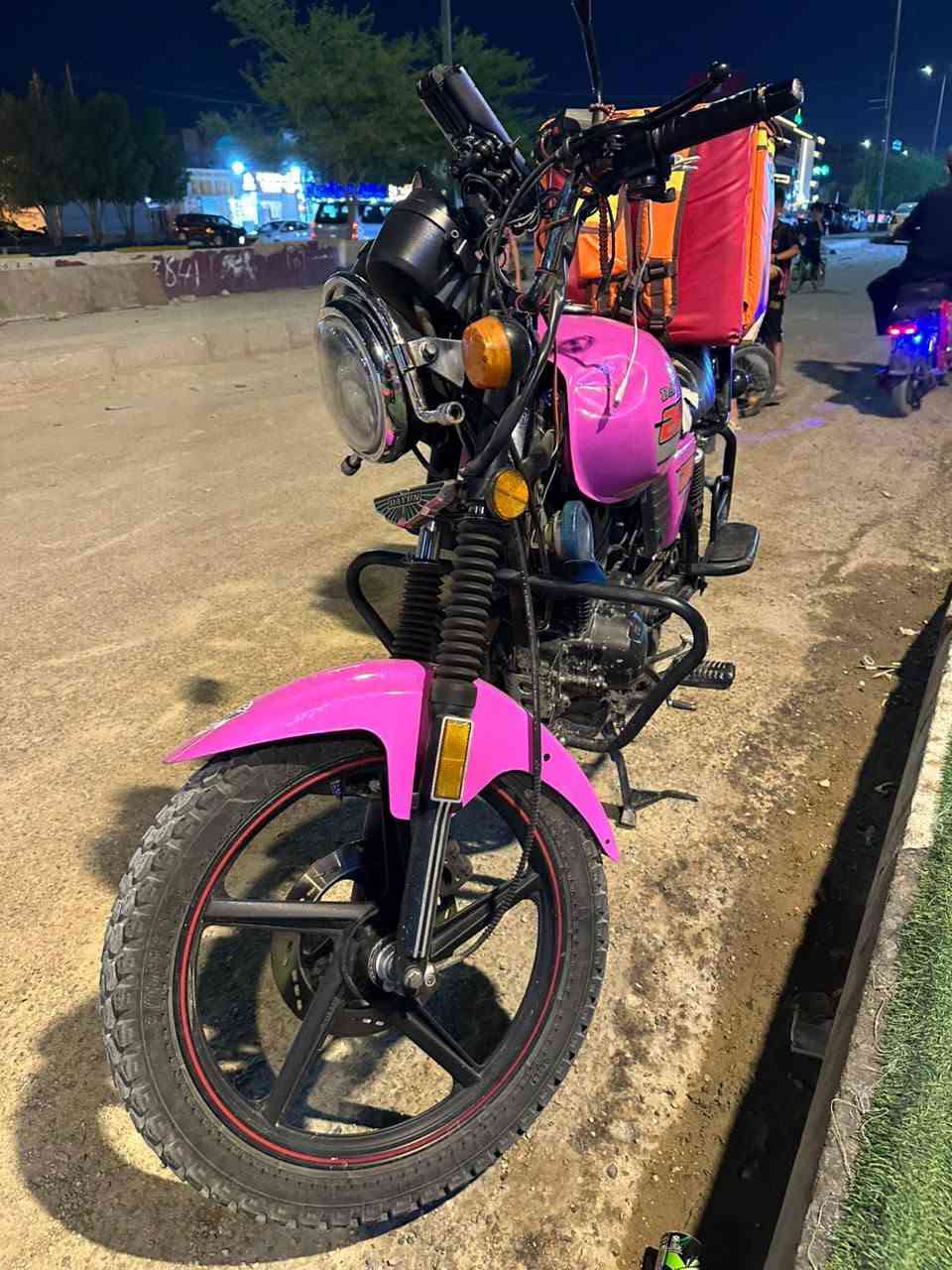 دراجه داويان كلاسك للبيع السعر مليون و900 وبيه مجال الدراجه نضيفه والمحرك ما مفتوح والدراجه جاهزه من كلشي مابيه اي نقص تجي وتفحص وتشوف راعيه موجود تجي وتخابره قبل لا تشتري وهذا رقمي بي واتساب واتصال عادي *********** واتساب البصرة, العراق
