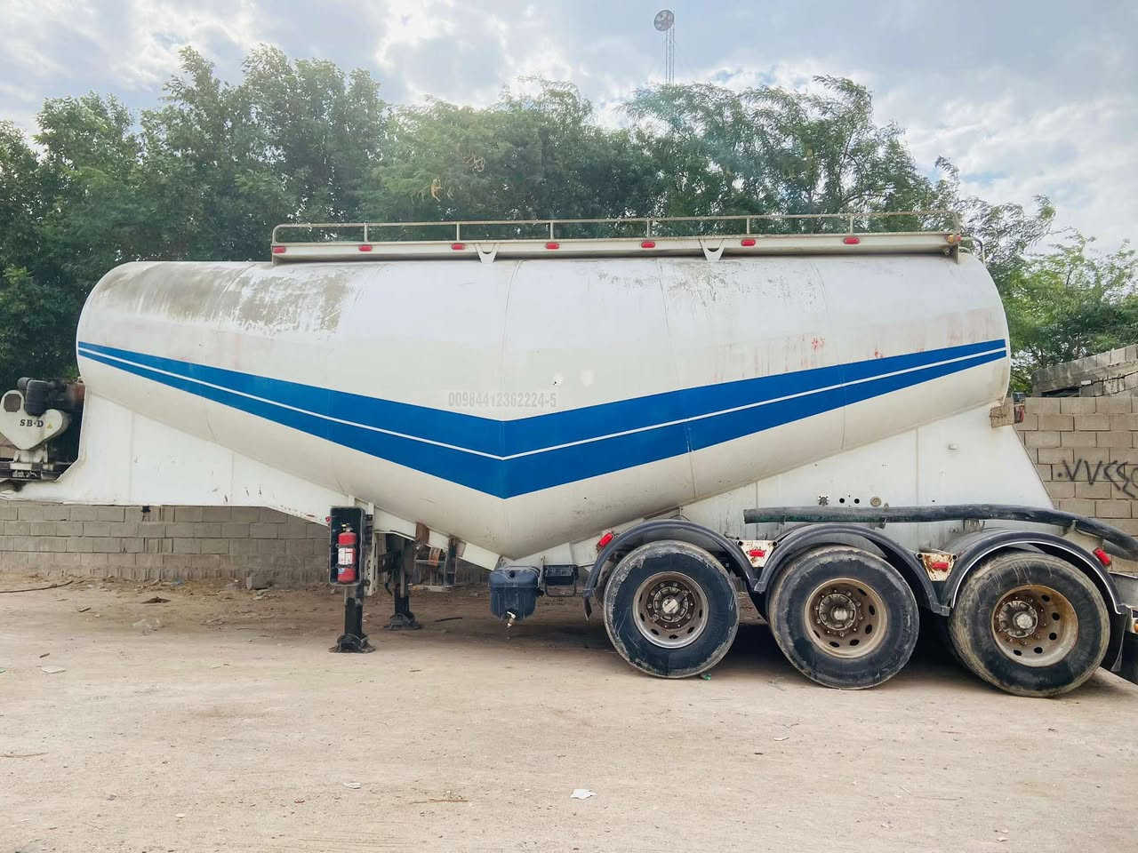 سلام عليكم 
للبيع بطل سايلو طارق جديد 2019 جاهز و مكفول ( 40 طن )
السعر : 145$ 
العنوان : البصرة - الزبير
للاستفسار : ***********
***********
‼️ ملاحظة الصفحة مخصصة للنشر و الاعلان فقط عن كافة الشاحنات و المعدات الثقيلة ‼️
