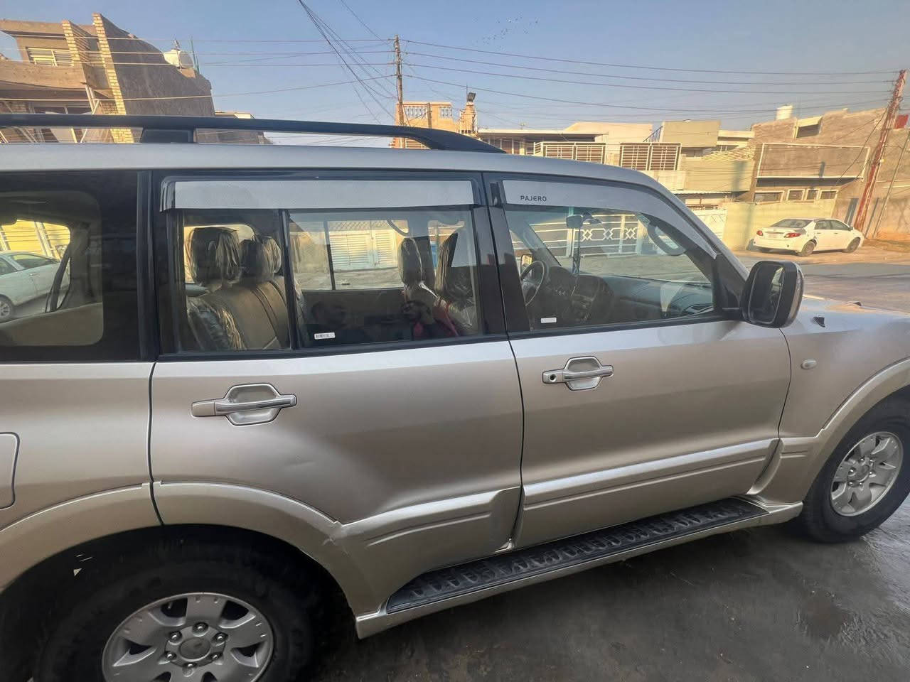 سلام عليكم ورحمه الله وبركاته من رخصت كروب عندي هاي سياره باجيرو موديل 2006 محرك حجم 3000 صدر حداديه مكفول رقم بغداد جديد بسمي ب 98$ وبيه مجال رقم الهاتف *********** عنوان بغداد الحسينية
