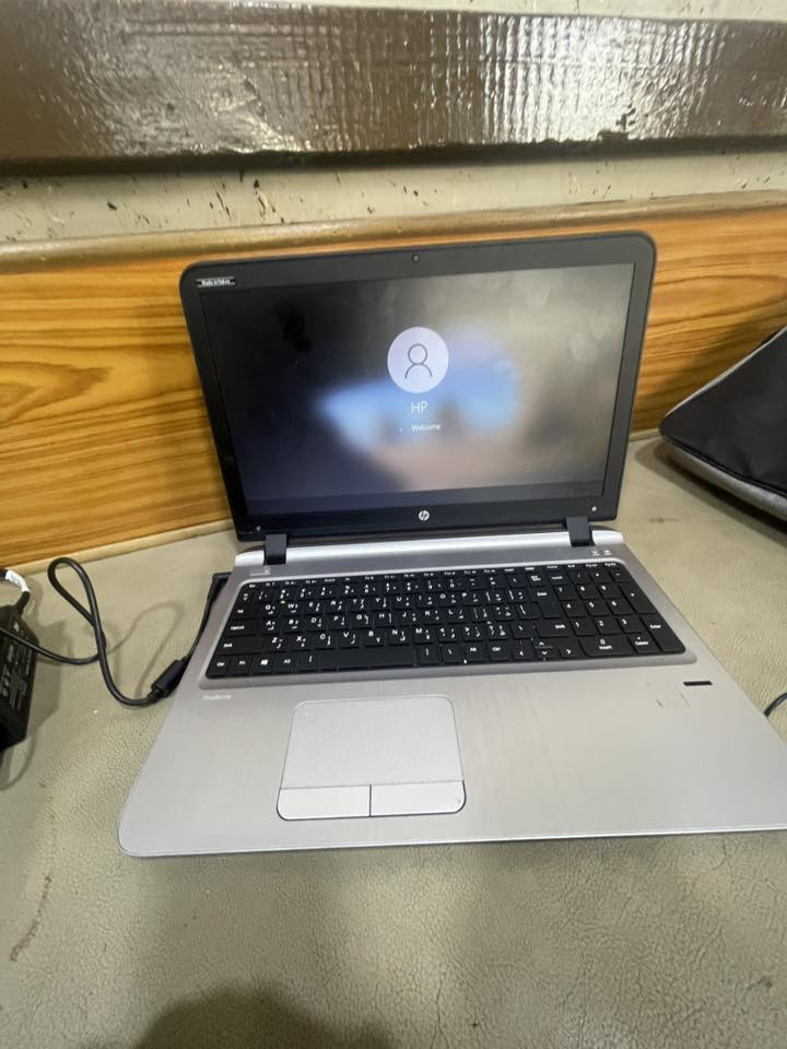 حسابه مستخدمه شي قليل للبيع مع جنطه ومواس وجنطه كامله السعر 275الرقم ***********
