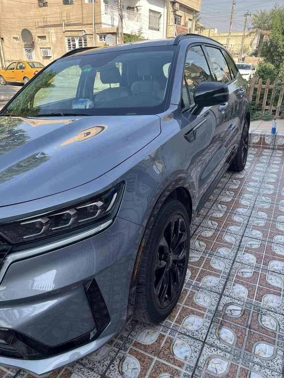 كيا سورنتو موديل 23 امريكي  فئة sx
السياره 55000 km

الحادث خلفي صندوك وجاملغات بدون شواصي ولا من الداخل

اي ارباك ما طاك بيه بدون ايرباك 

1. محرك 2500 تيربو

2. كير 8 نمر

3.كير DCT

4. بانوراما

5. بصمة : تشغيل - ابواب - صندوك

6. صندوك كهرباء

7. شاشة كبيرة 

8. لون مميز رصاصي

9. انظمة القياده 5

10. كشنات جلد لون ابيض

11. كراسي كهرباء فول تحكم  

12. اضواء ترحيب عند الاقتراب مع ترحيب داخلي عند الصعود او المغادرة

13. شحن وايرليس

14. منافذ يو اس بي

15. هاند بريك بصمة

16. اوتو هولد

17. كاميرا خلفية

18. فول رادارات امامية وخلفية وجانبية

19. تحديد مسار ذكي

20. قيادة أليه ذكية

21. نقطة عمياء

22. كروز سرعة

23. تدفئة كشنات

26. اوتو ستوب

27- وضعيه تحديد مسار

28. اشاير بالمري

29. تشغيل عن بعد

30. شاشة لمس لتحكم الميديا او لتبريد

31. ستيرن فول تحكمات

34.لايتات LED

35.كامرات 360درجه 

36.vip. 6راكب 

***********

262 $ الف دولار
